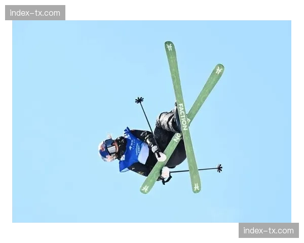 爱沙尼亚19岁小将西尔达鲁自由式滑雪U型场地技巧摘银,为小国赢得首枚奖牌 爱沙尼亚19岁小将西尔达鲁自由式滑雪U型场地技巧摘银,为小国赢得首枚奖牌