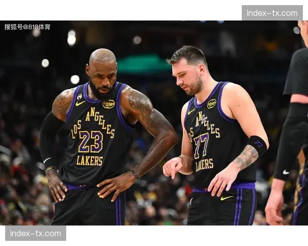 东契奇腿筋二级拉伤无限期缺阵，湖人季后赛前景面临严峻考验